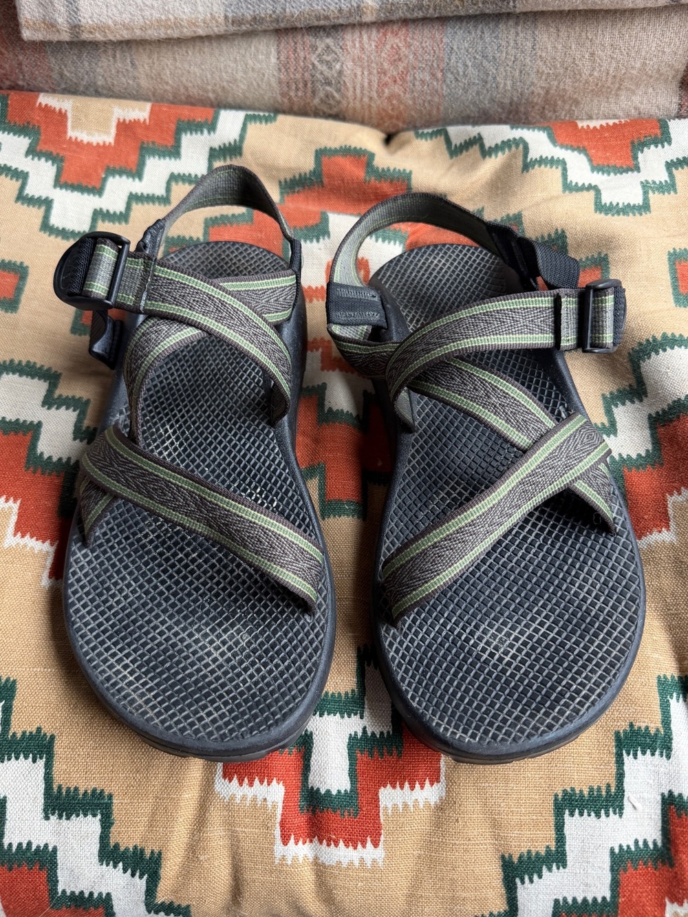 Chaco men’s green and gray sandals